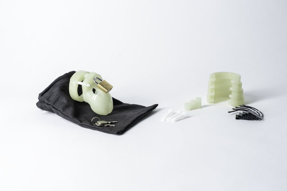 CB - X - CB - X Glow - in - the - Dark Mr. Stubb Chastity Cage Kit